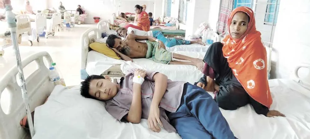 কোটালীপাড়ায় শ্রেণিকক্ষে দুর্গন্ধে ২০ শিক্ষার্থী অসুস্থ ॥ হাসপাতালে ভর্তি-৮