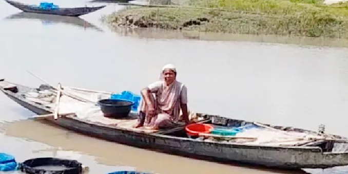 কালেন্দি নদী অনেক মানুষের জীবিকার একমাত্র অবলম্বন