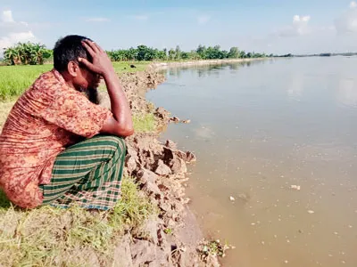 ধরলা নদীর ভাঙনে মানচিত্র থেকে হারিয়ে যাচ্ছে ফলিমারীর চর