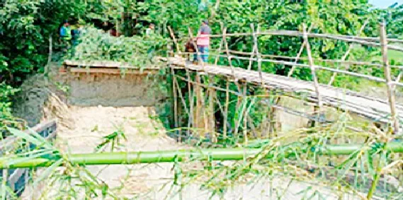 মৌলা সেতু এখন মৃত্যুফাঁদ!