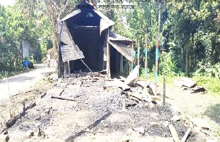 রাতে বিবাদীর ঘরে আগুন, বাদীর ঘাড়ে দায় চাপানোর চেষ্টা