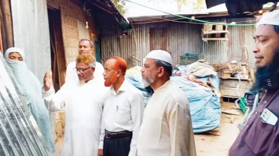 কাপ্তাইয়ে জামায়াতের পক্ষ থেকে ক্ষতিগ্রস্ত পরিবারকে ঢেউটিন প্রদান