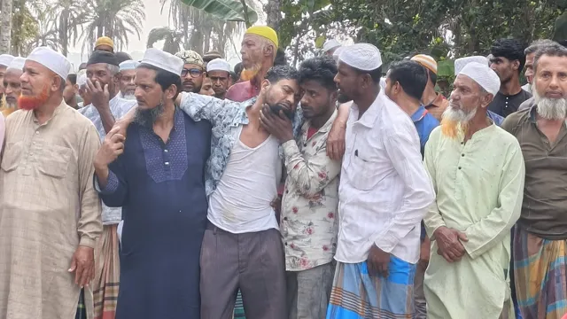 ‘আমার আর কেউ থাকলো না, আল্লাহ তুমি আমাকেও নিয়ে যাও’