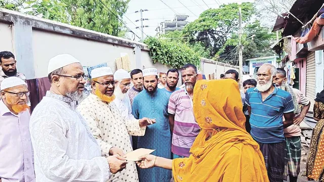 অগ্নিকাণ্ডে ক্ষতিগ্রস্ত পরিবারের পাশে জামায়াতে ইসলামী