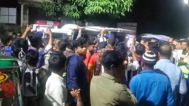 ট্রাক-মাইক্রোবাস সংঘর্ষে নিহত ৩