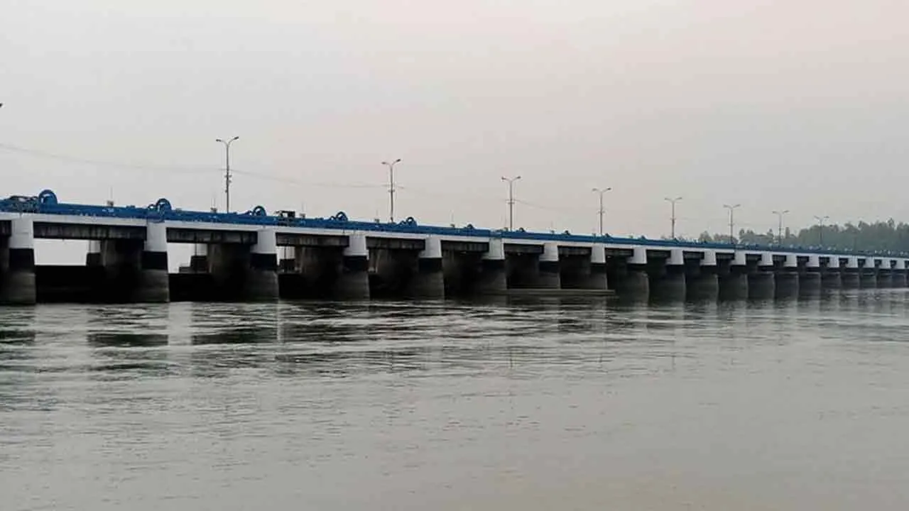 পানি বেড়েছে তিস্তায়, খুলে দেওয়া হয়েছে জলকপাট