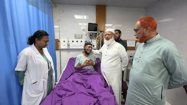রামিসার বাবাকে দেখতে হাসপাতালে জামায়াত আমির ডা. শফিকুর রহমান