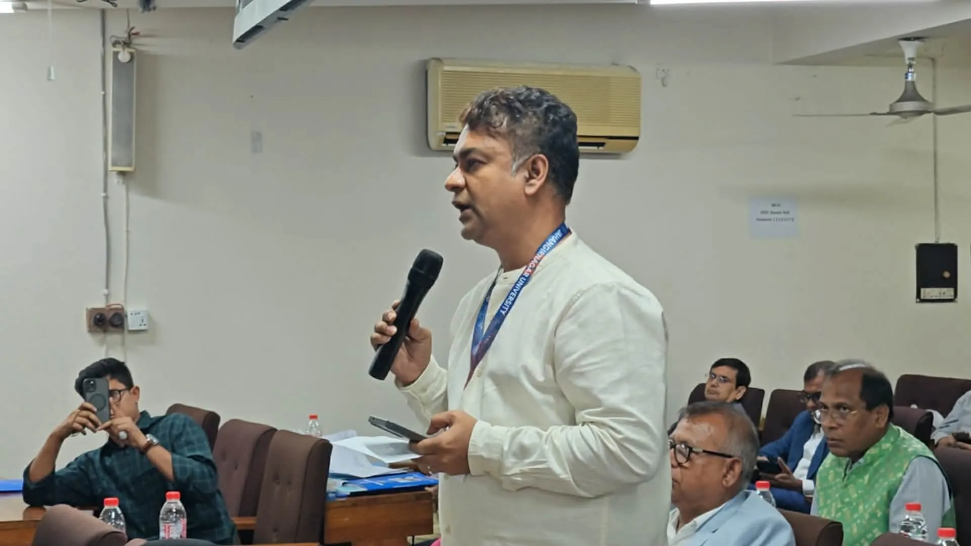 'বঙ্গবন্ধু শেখ মুজিবুর রহমান' নামের হল পুনর্বহাল দাবিতে উত্তপ্ত জাবির সিনেট