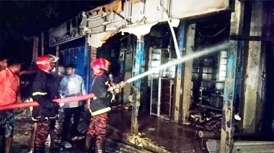 বুড়িচংয়ে বারেশ্বর মার্কেটে ভয়াবহ অগ্নিকাণ্ডে ১০ দোকান ভস্মীভূত