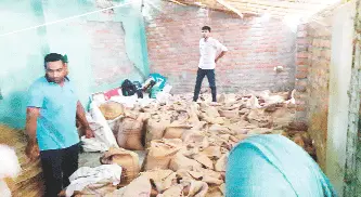 আদমদীঘিতে খাদ্যবান্ধবের ১১৫ বস্তা চাল বিএনপির নেতার ঘর থেকে উদ্ধার