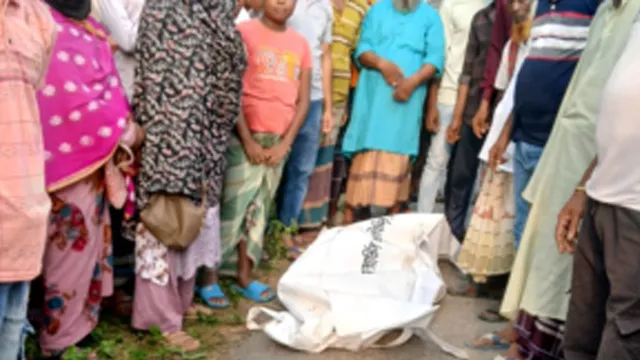 বগুড়ার কাহালুতে সড়ক দুর্ঘটনায় মা ও মেয়ে নিহত