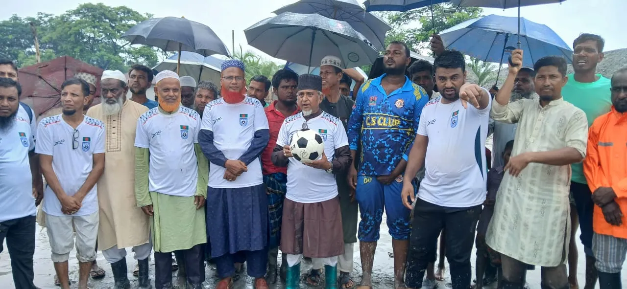 গাবুরা যুব বিভাগের আয়োজনে ফুটবল টুর্নামেন্ট উদ্বোধন