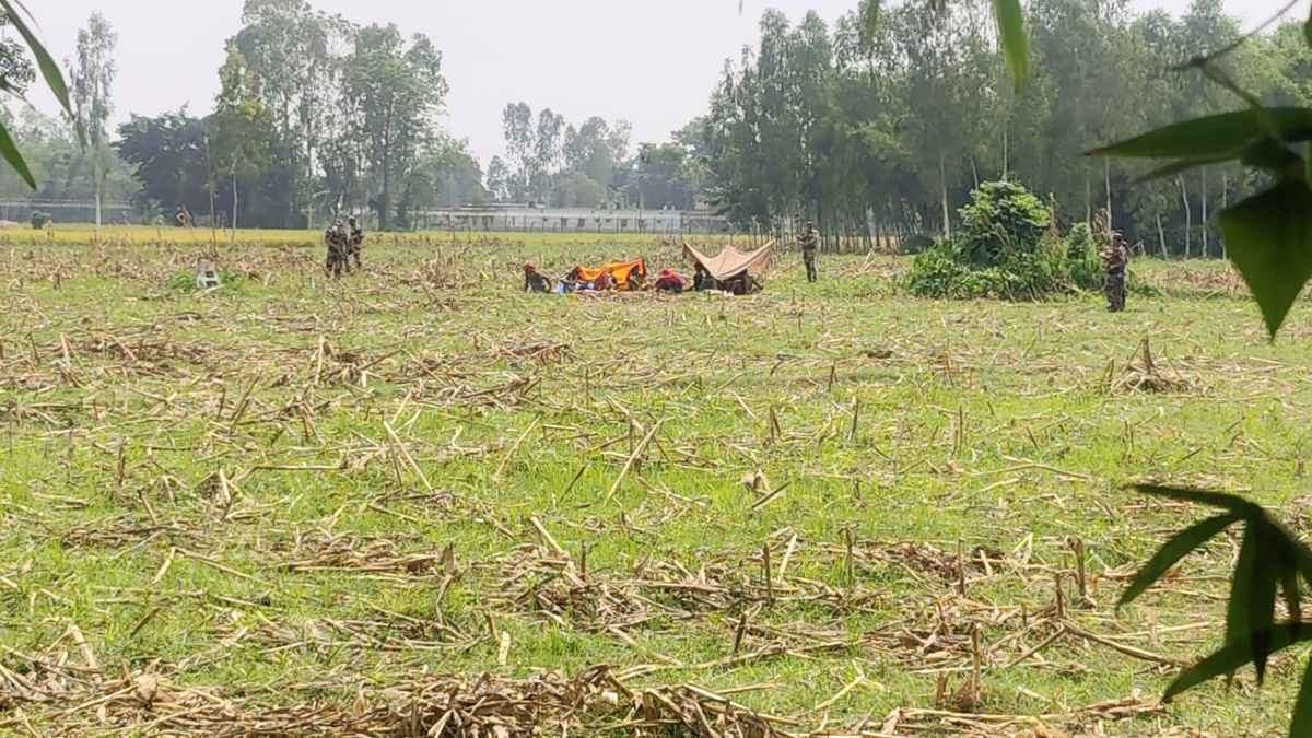৪৮ ঘণ্টা পর ঠাকুরগাঁওয়ের শূন্যরেখা থেকে ১১ জনকে সরিয়ে নিয়েছে বিএসএফ