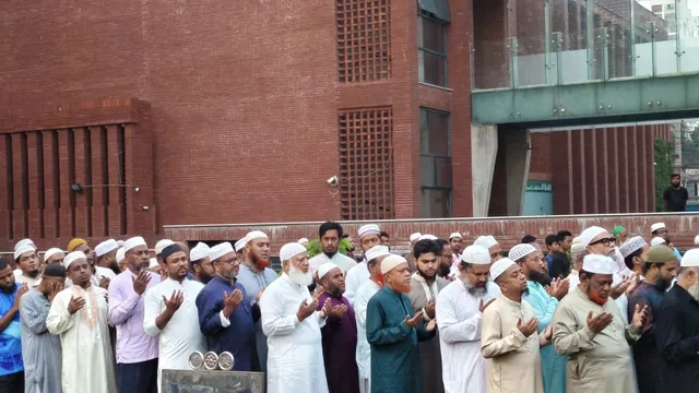 ব্যারিষ্টার রাজ্জাকের কবর জিয়ারত করলেন আমীরে জামায়াত