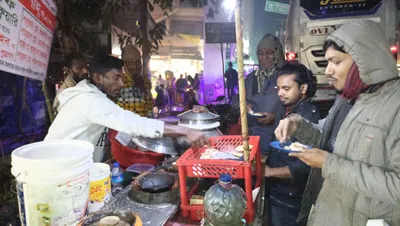 শীতে ভাপা পিঠার কদর