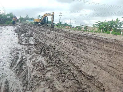 যশোর-খুলনা মহাসড়ক এখন যেন মরণফাঁদ