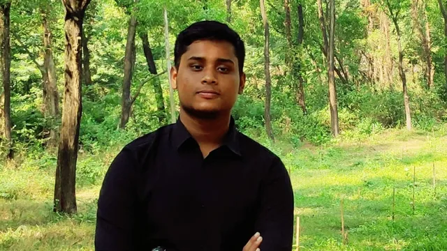 তথ্যসন্ত্রাস নিয়ে যা বললেন হাসনাত আবদুল্লাহ