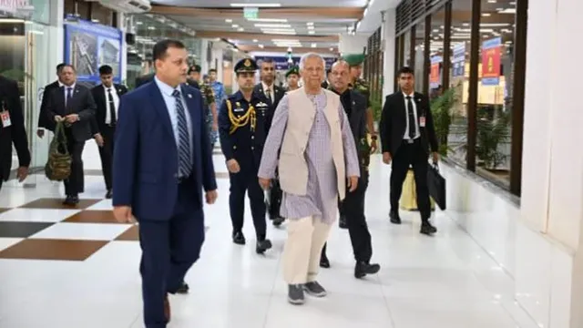 ব্যাংককের উদ্দেশে ঢাকা ছেড়েছেন প্রধান উপদেষ্টা