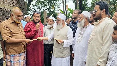 সাতকানিয়ায় আগুনে ক্ষতিগ্রস্তদের পাশে দাঁড়িয়েছে জামায়াত