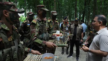 সেনাবাহিনীর গ্রীষ্মকালীন মহড়া পরিদর্শনে প্রধানমন্ত্রী