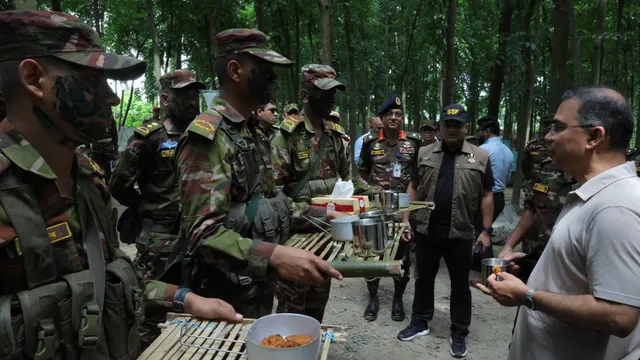 সেনাবাহিনীর গ্রীষ্মকালীন মহড়া পরিদর্শনে প্রধানমন্ত্রী