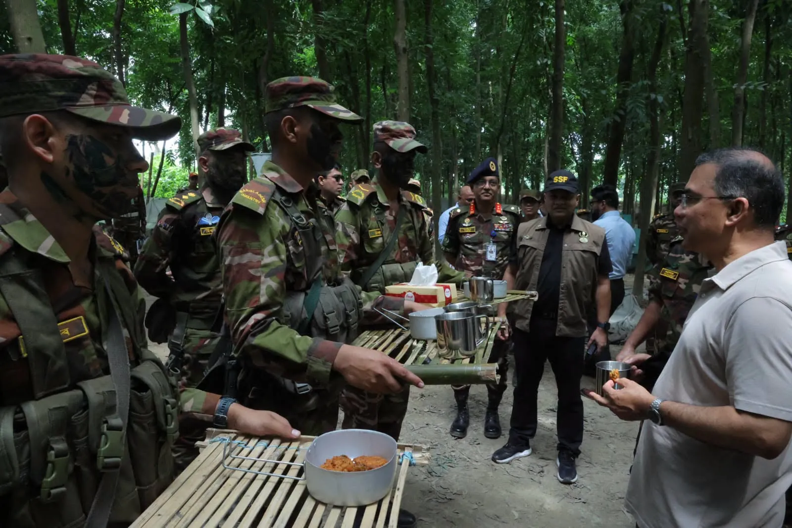 সেনাবাহিনীর গ্রীষ্মকালীন মহড়া পরিদর্শনে প্রধানমন্ত্রী