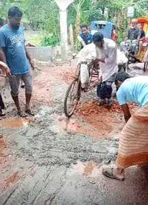 ইন্দুরকানীতে জামায়াতের উদ্যোগে রাস্তা সংস্কার