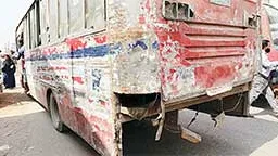 লক্কর-ঝক্কর বাসে চলে লাখো মানুষের ঝুঁকিপূর্ণ জীবন