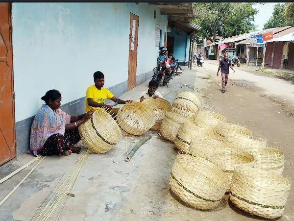 মধুমাসে মাহালি সম্প্রদায়ের জীবন জেগে ওঠে