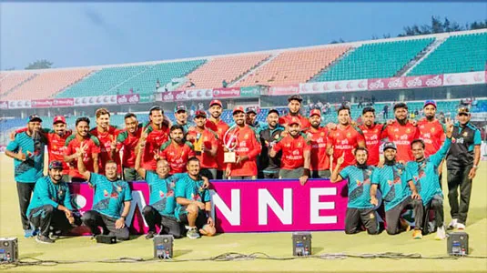 ক্রিকেটে পরাজয়ে বছর শুরু জয় দিয়ে শেষ