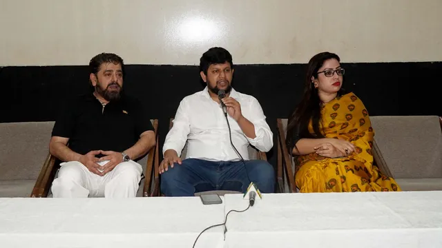 এফডিসি পরিদর্শনে তথ্য ও সম্প্রচার মন্ত্রণালয়ের উপদেষ্টা