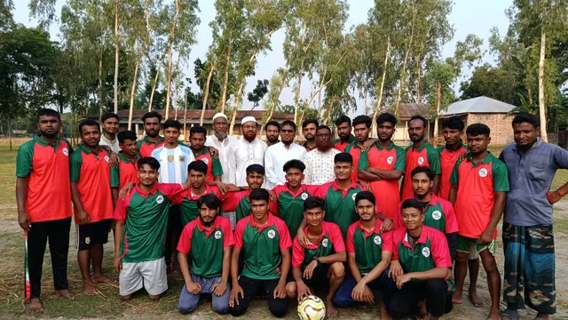 কাউ‌নিয়ায় আ‌লোর বাহ‌নের উৎসবমুখর প‌রি‌বে‌শে ঈদ আ‌য়োজন সম্পন্ন