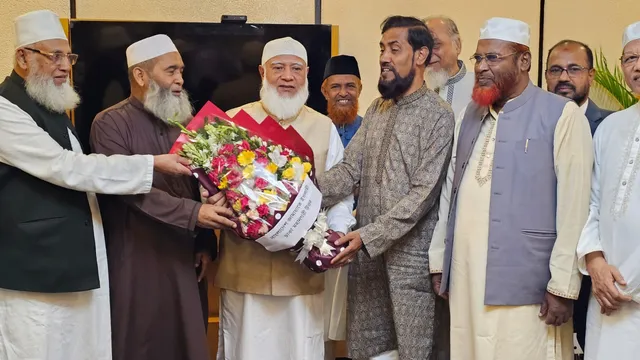 বিমানবন্দরে আমীরে জামায়াত