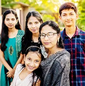 রায়পুরে মা ও তিন মেয়ের জানাযায় মানুষের ঢল