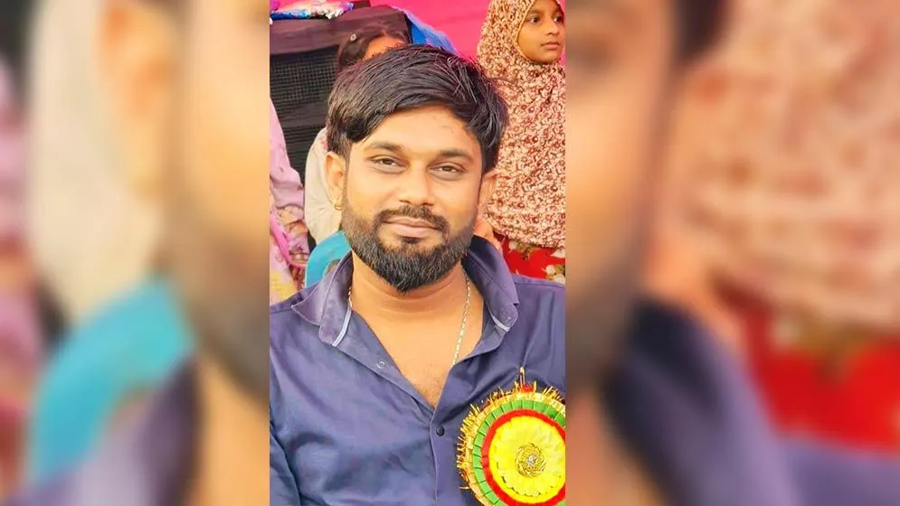 নরসিংদীতে ডিস ব্যবসায়ীকে কুপিয়ে ও গুলি করে হত্যা