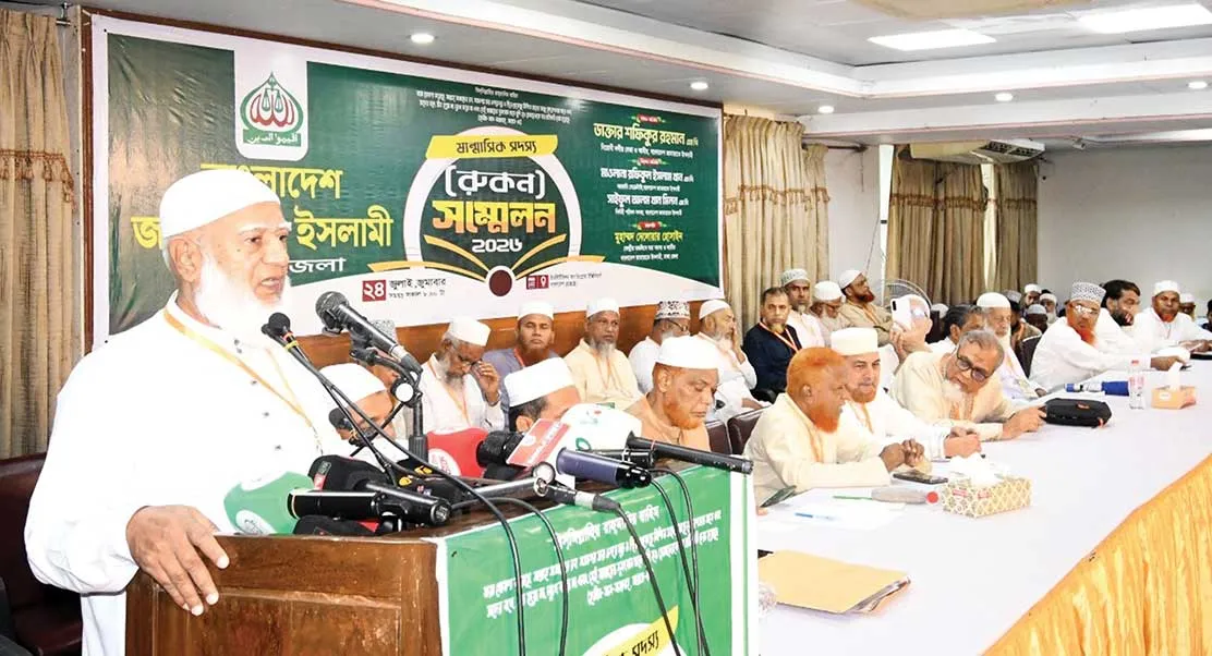 নফস ও শয়তানের প্ররোচনা থেকে সতর্ক থাকুন এবং আল্লাহর সাহায্য কামনা করুন