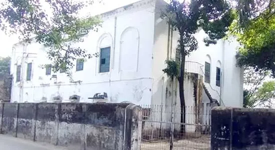 রাজশাহীর ঐতিহাসিক বড়কুঠি নিয়ে টানাটানির অবসান কবে