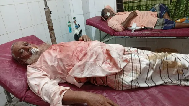 মসজিদে মুসল্লিদের উপর হামলা, আহত ৫