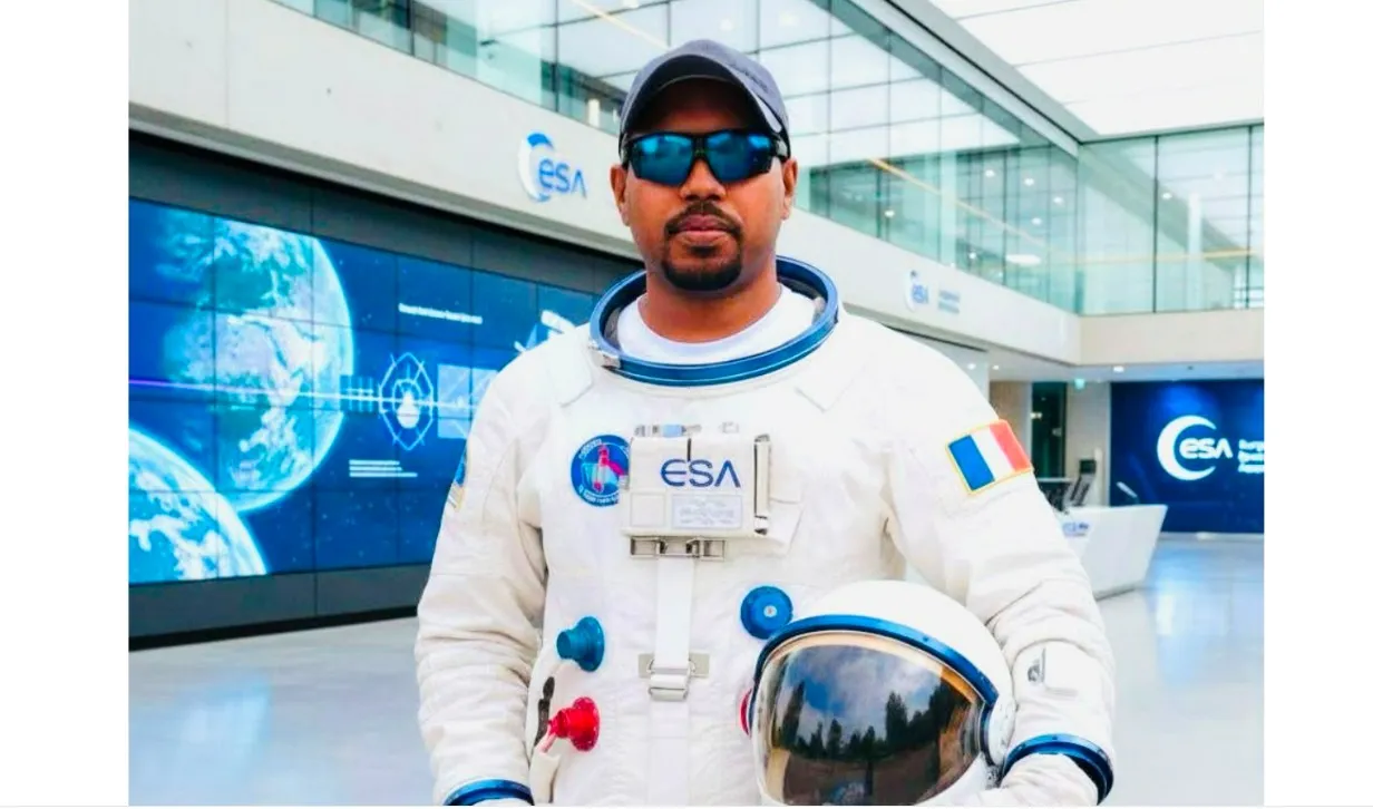মহাবিশ্বের রহস্য উন্মোচনের পথে ইকরামুল কবির