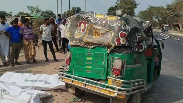 কুষ্টিয়ায় অটোরিকশা-ট্রাকের সংঘর্ষে নিহত ৫