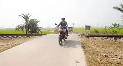 ফুলবাড়ীর রেলক্রসিং অরক্ষিত বাড়ছে দুর্ঘটনা