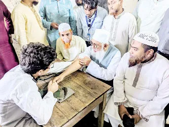 ধনী গরিব সবার জন্য চিকিৎসা নিশ্চিত করতে হবে ---------শাহজাহান চৌধুরী
