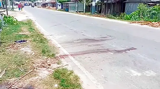 ধামরাইয়ে বংশী নদীতে ড্রেজার বসিয়ে বালু লুটপাট ॥ প্রশাসন নীরব