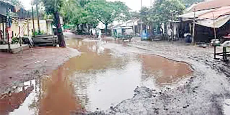 শিবালয়ের উথলী-জাফরগঞ্জ বাজারের রাস্তা খানাখন্দে ভরা