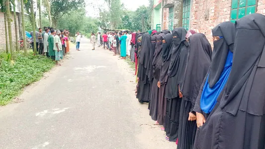 ডিমলায় মাদরাসা সুপারের বিরুদ্ধে অভিযোগ শিক্ষার্থীদের মানববন্ধন