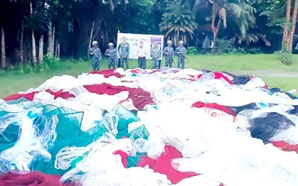 বাংলাদেশ নৌবাহিনীর অভিযানে ভোলার লালমোহনে  আড়াই কোটি টাকার অবৈধ জাল জব্দ