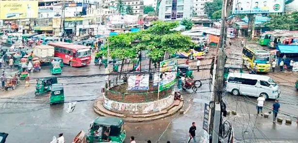 হাটহাজারী যানজট নিরসনে প্রশাসনের কঠোর পদক্ষেপে জনমনে স্বস্তি