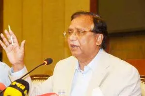 ১০০ টাকার বেশি বিল নিলে বা নিয়মিত ময়লা না সরালে বাতিল হবে লাইসেন্স-----ডিএসসিসি প্রশাসক