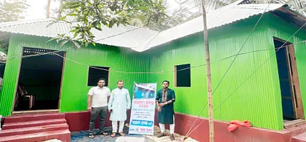 চৌদ্দগ্রামে স্বপ্ন পূরণ ফাউন্ডেশনের নতুন ঘর উপহার পেল গৃহিণী সালমা বেগম