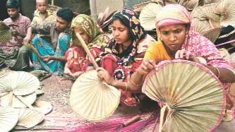 ধুনটে গরমে বেড়েছে হাতপাখার কদর